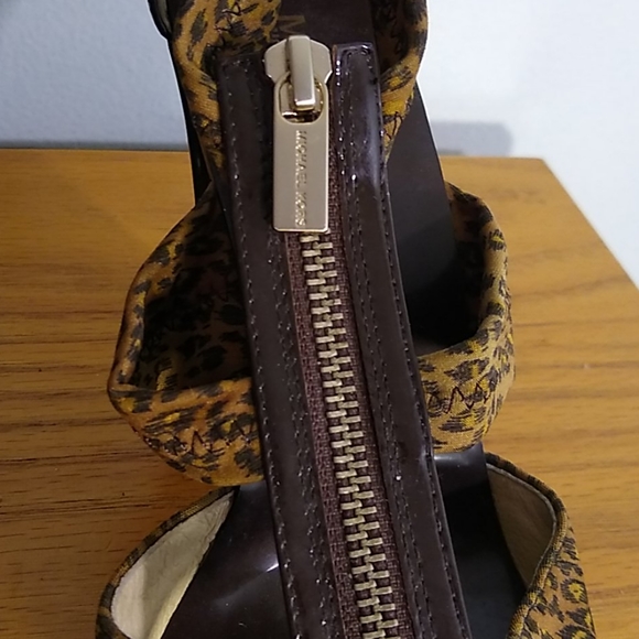 Michael Kors Heel - Picture 3 of 6